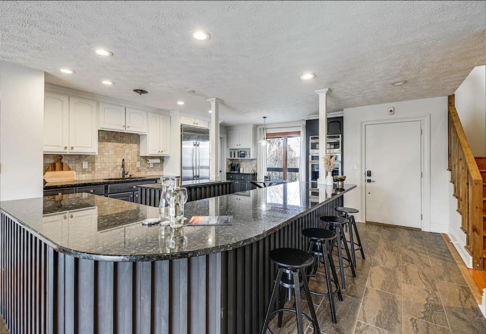 Lux Retro Getaway W/ Ober & Smoky Mtn Views! Vila Gatlinburg Exterior foto